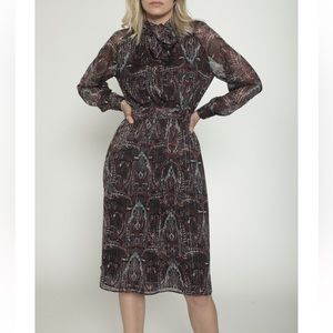 WALTER BAKER Long sleeved midi dress with draped bow neckline ✨